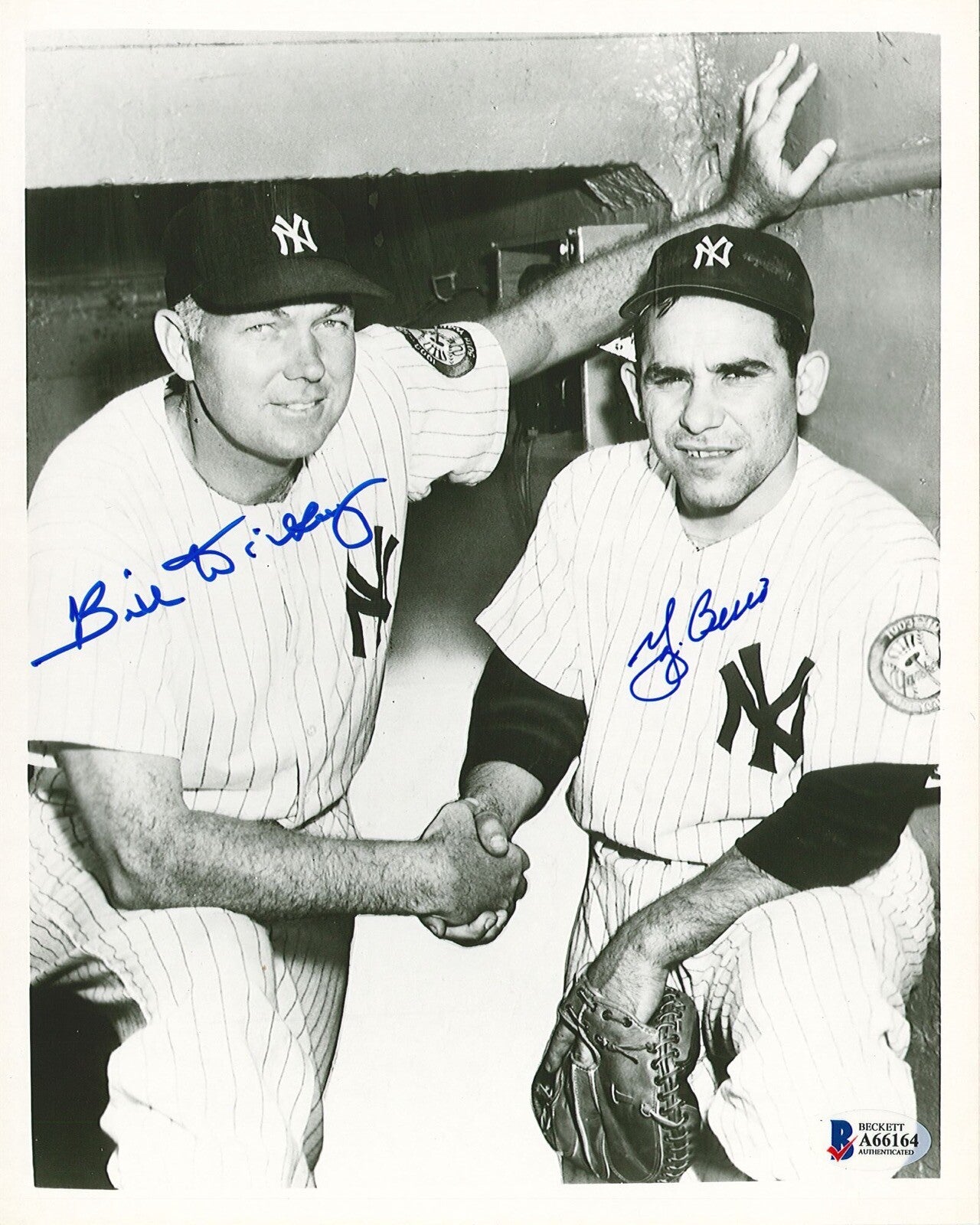 YOGI BERRA & BILL DICKEY DUAL SIGNED 8X10 PHOTOGRAPH BAS A661640