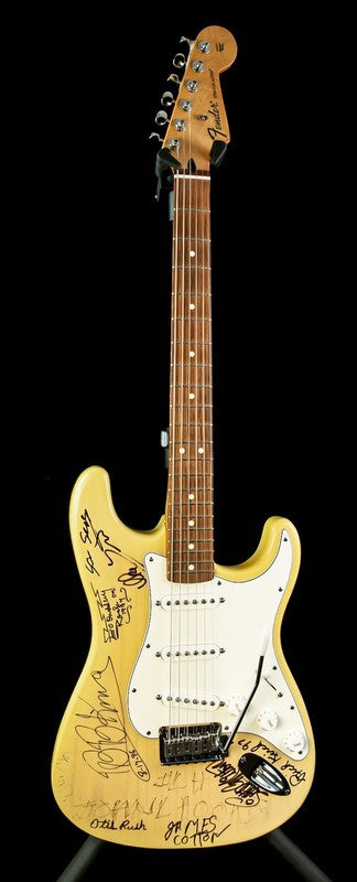 Blues Legends Signed Fender Stratocaster Guitar PSA DNA 21 Autographs BB King1