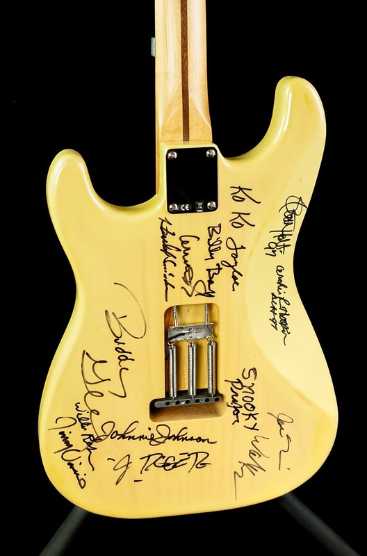 Blues Legends Signed Fender Stratocaster Guitar PSA DNA 21 Autographs BB King3