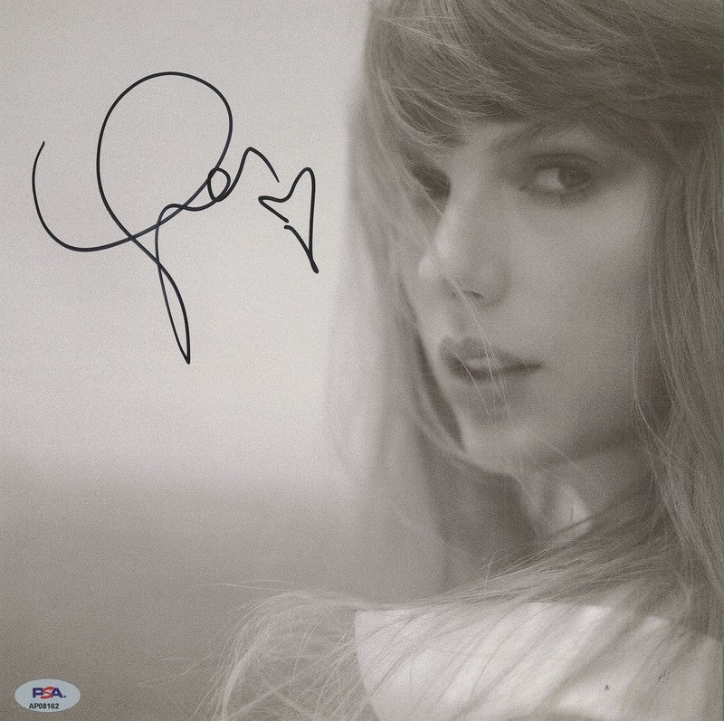 Taylor Swift Signed B&W Photograph PSA/DNA LOA w/ Heart Inscription0