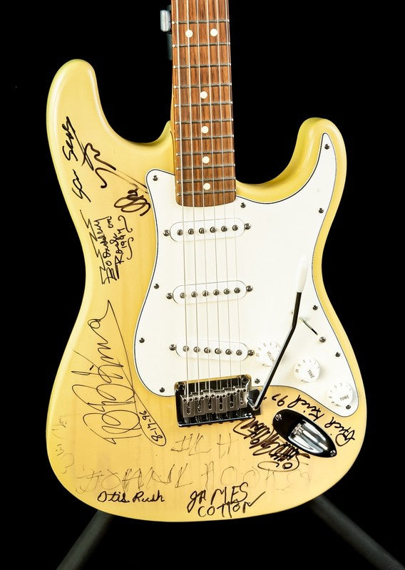 Blues Legends Signed Fender Stratocaster Guitar PSA DNA 21 Autographs BB King0