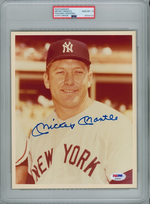 MICKEY MANTLE SIGNED 8X10 PSA DNA AF04723 GEM MINT 10 AUTO YANKEES HOF (D)0