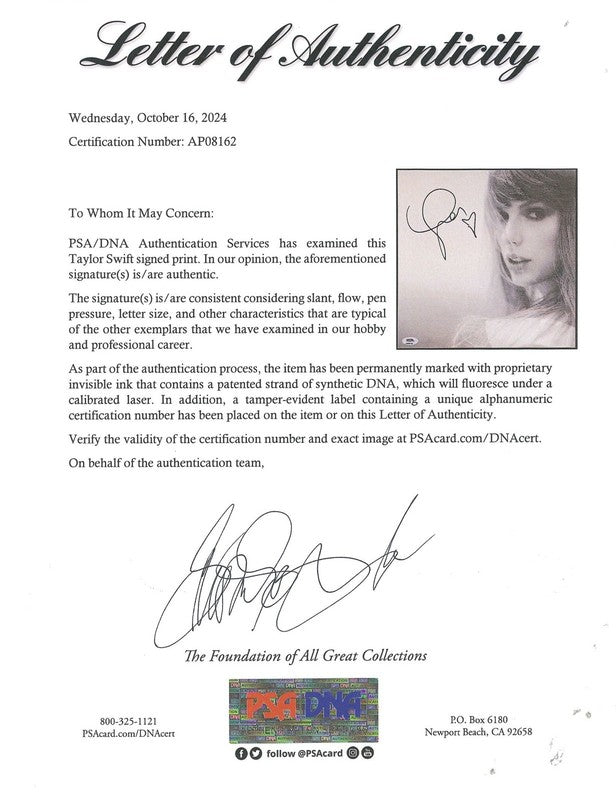 Taylor Swift Signed B&W Photograph PSA/DNA LOA w/ Heart Inscription1