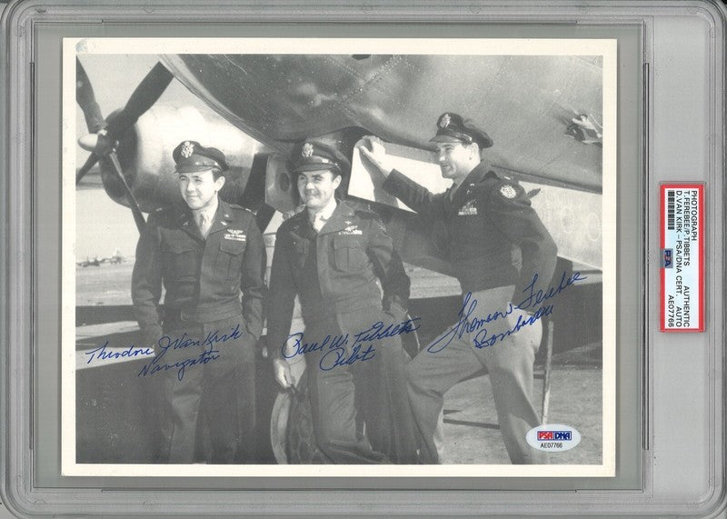 ENOLA GAY CREW MULTI SIGNED 8X10 PSA DNA AE07766 (D) WWII ATOMIC BOMB CREW X30